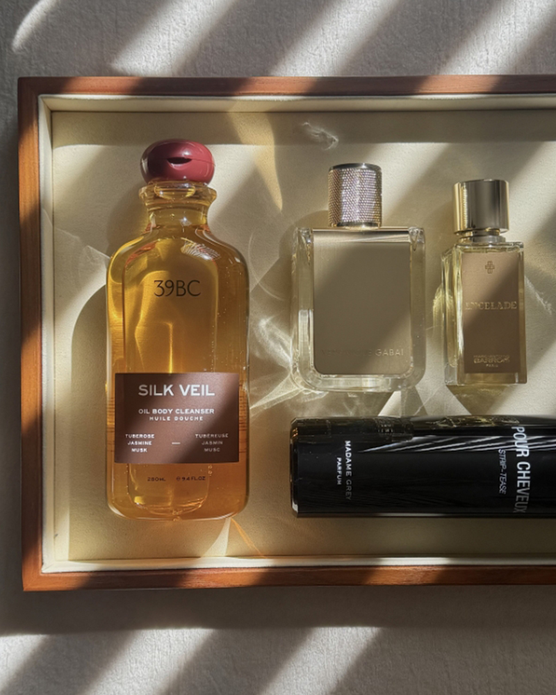 Fragrance Layering: The Habit Perfumers Wish You’d Try
