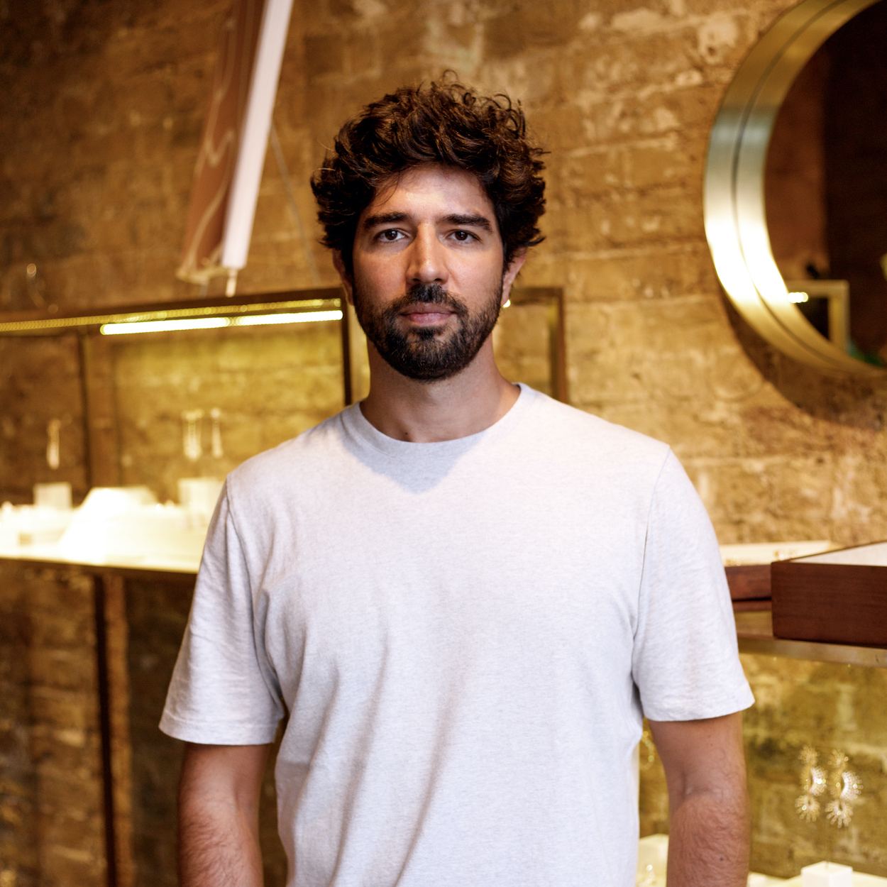 Fernando Jorge: Jewellery in Motion