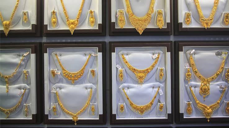 Gold Crossed $5,400 an Ounce. The Jewelry Market Split in Two.