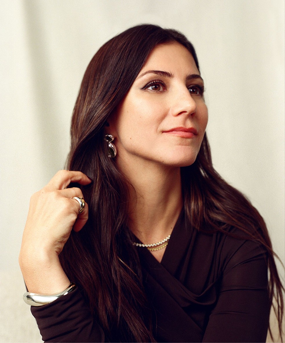 Noura Sakkijha in Mejuri's Portraits series