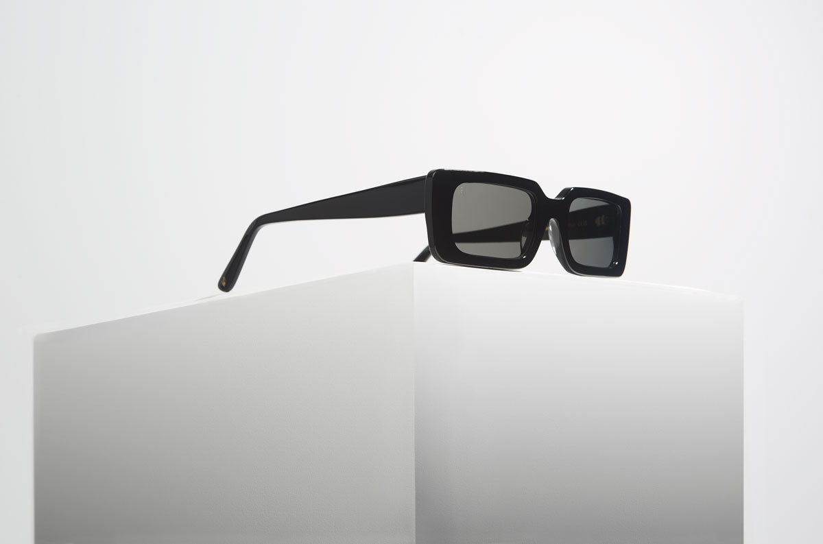REI SUNGLASSES — BLACK